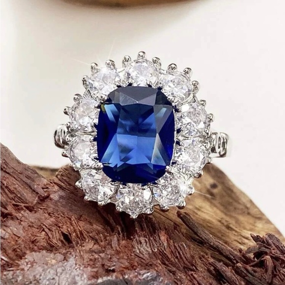 Jewelry - Blue ring